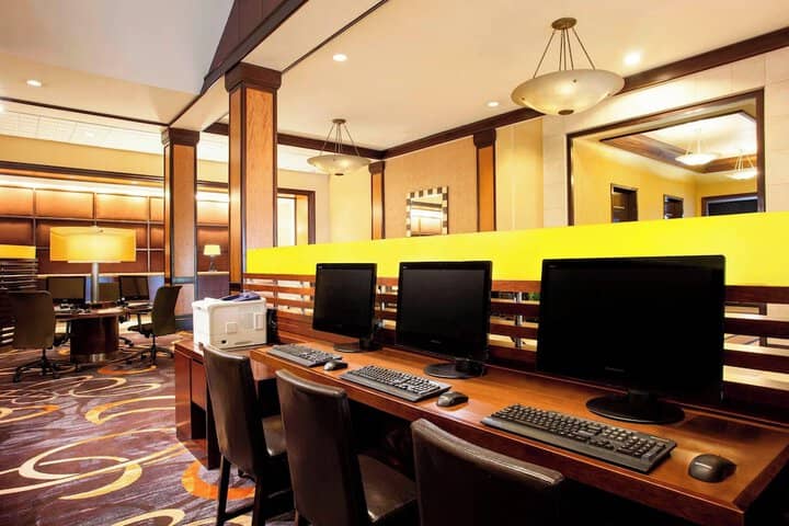 Lobby lounge